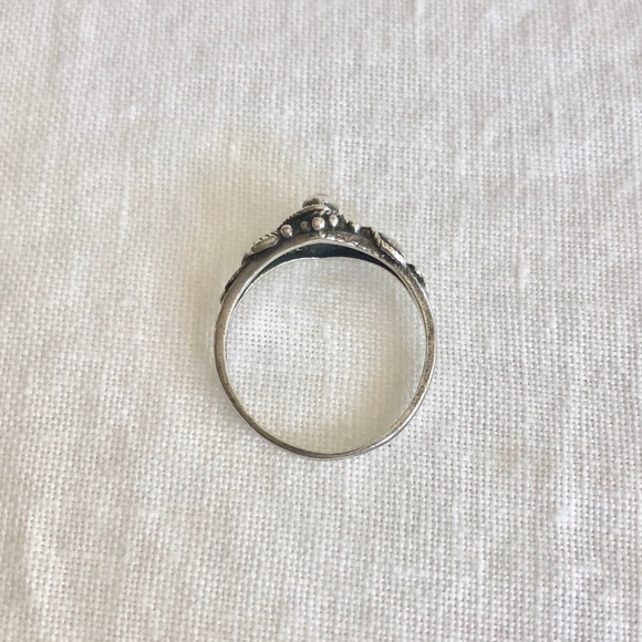 Sterling Silver Ring - Picture 4 of 7